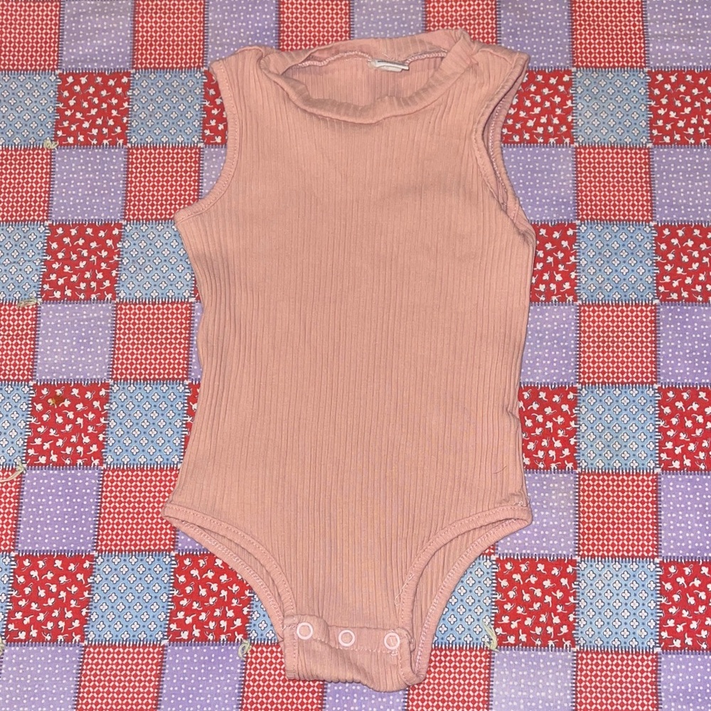 🎉SHEIN Dusty Pink Sleeveless Bodysuit. E339